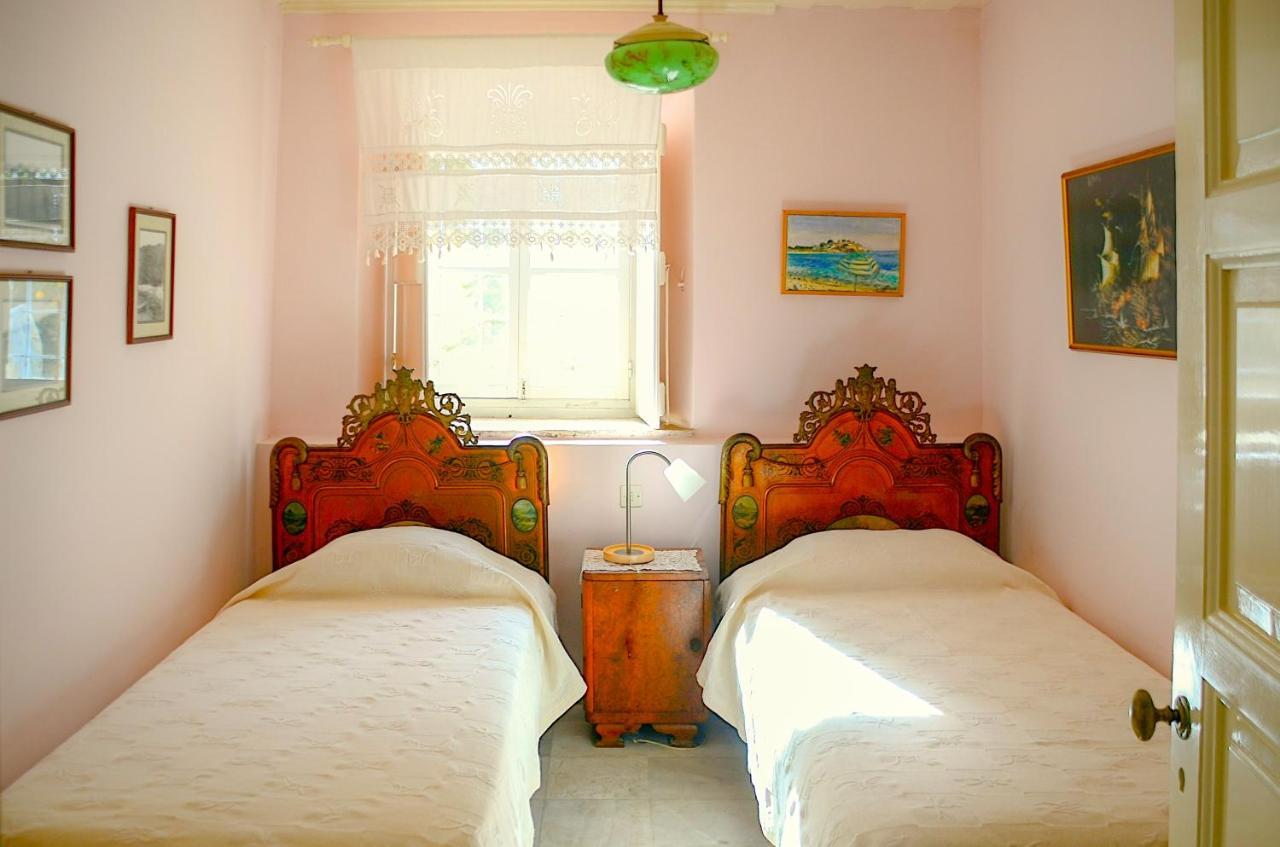 Villa Spetses 외부 사진